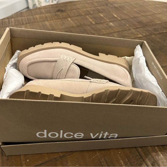 Dolce Vita women’s size 7.5  Cream Loafers - Picture 10 of 11